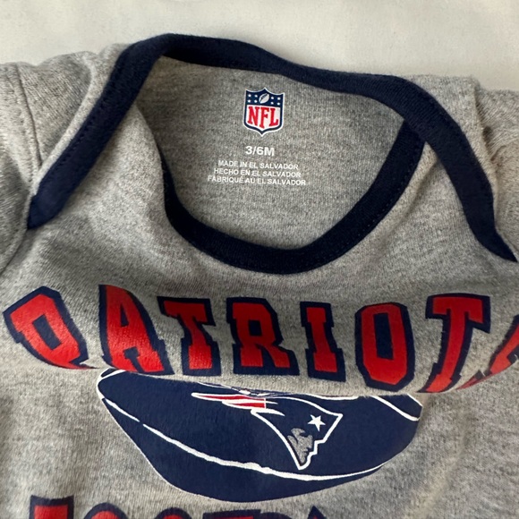 NFL Patriots - Baby Clothes Batch - Three Onesies (3-6mo), Pacifer, Infant Hat - Picture 5 of 8